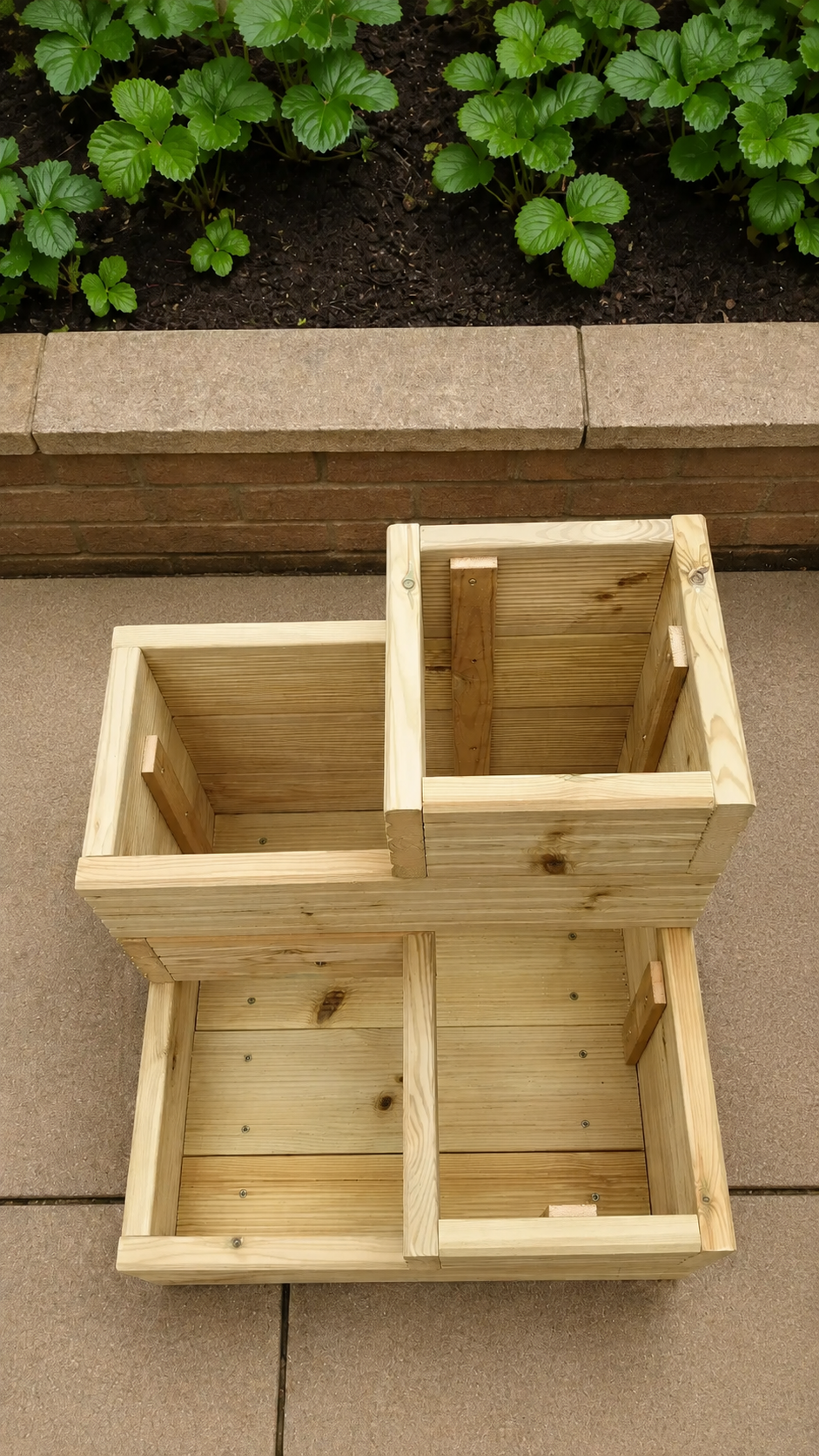 Wooden Corner Planter - Cascade Garden Stand | FRYDECO