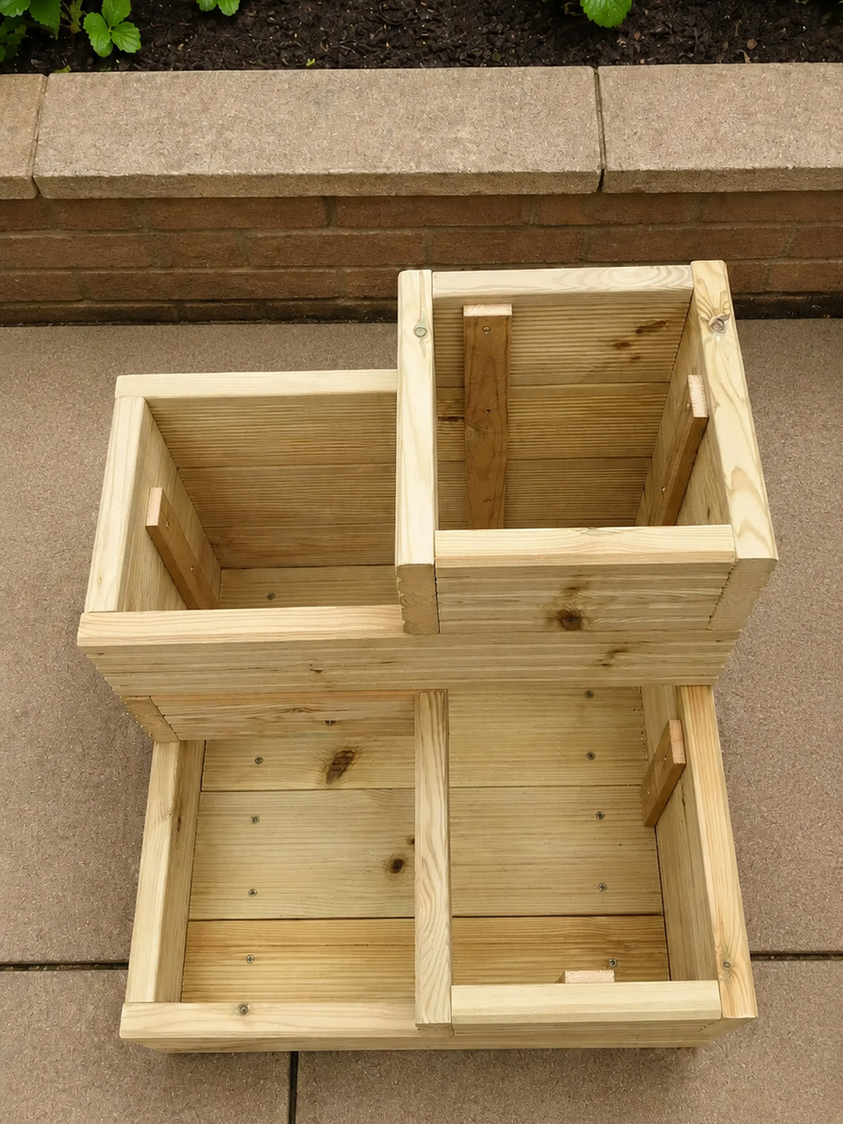 Wooden Corner Planter - Cascade Garden Stand | FRYDECO