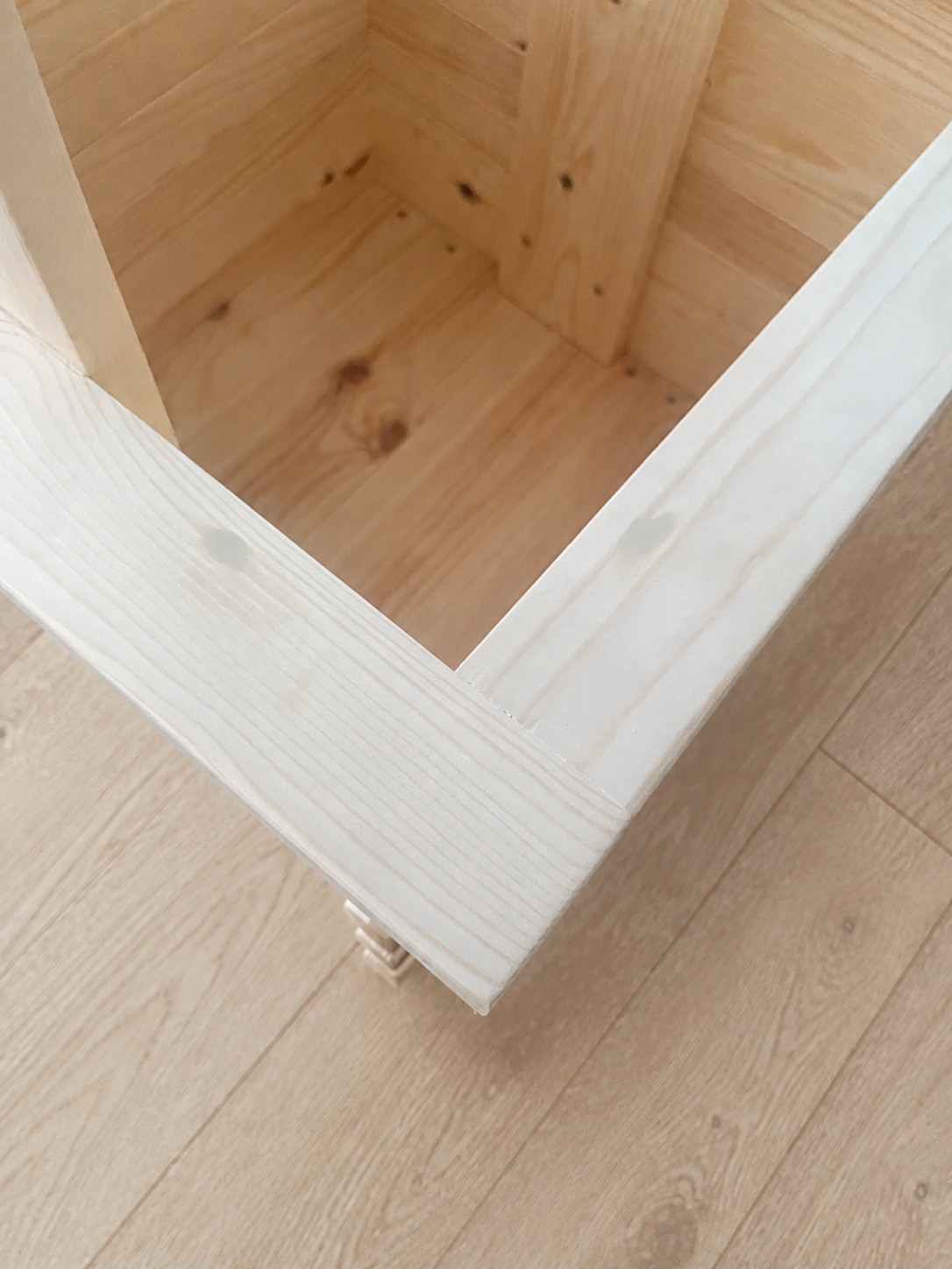 Handmade Solid Pine Wishing Well Planter – Rustic Garden Feature