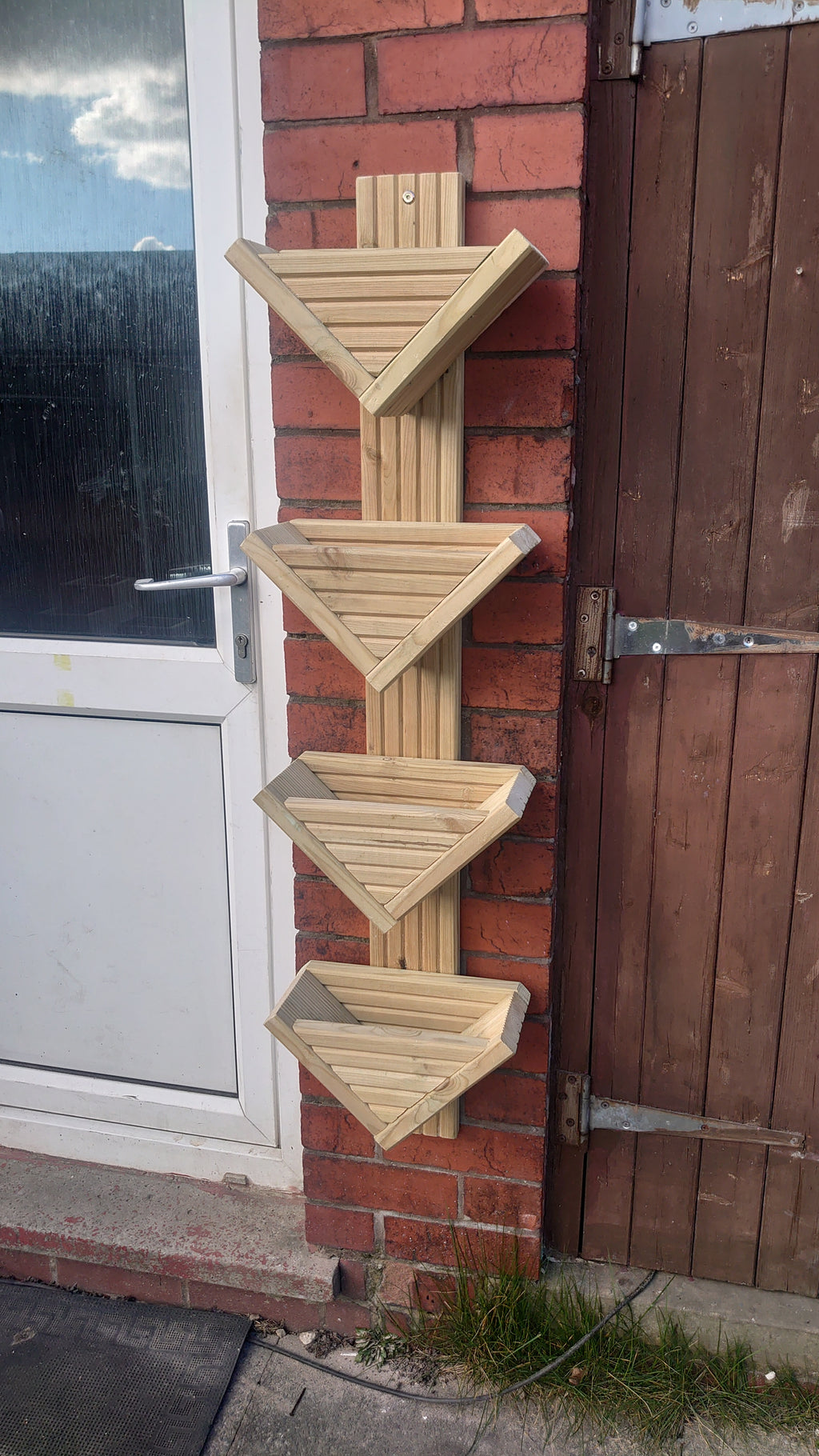 Diamond-Shaped Wall Planter 4 Tier - Geometric Garden Planter | FRYDECO