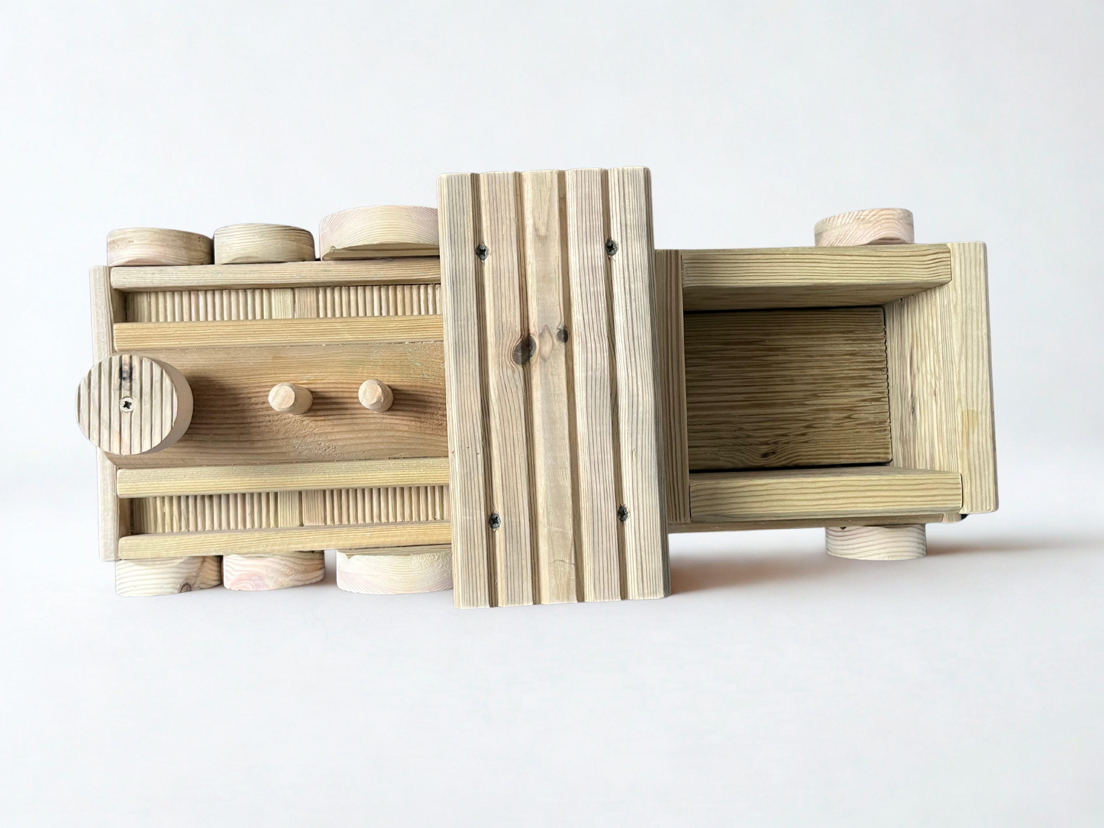 Wooden Train Planter Garden Decoration | FRYDECO